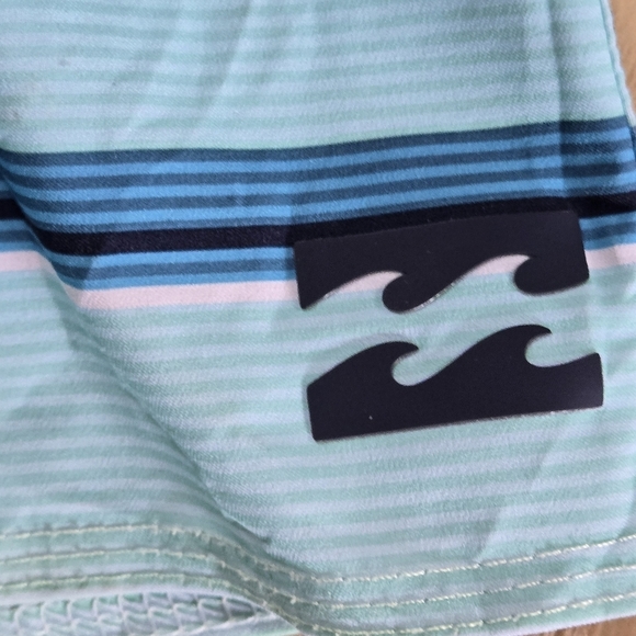 Billabong Platinum X All Day Boys Youth Size 27 Blue Striped Swim Shorts, - Picture 3 of 10